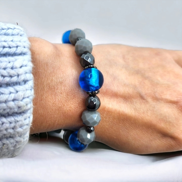 Hematite, Czech Glass bracelet - Picture 3 of 4